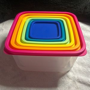 Food storage containers